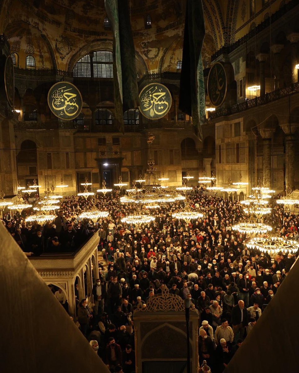 Alhamdhulillaah's tweet photo. Tarawīh prayers being performed in the Ayasofya Masjid for the first time in 88 years.

Allahu Akbar! https://t.co/wFoh2UWYXV