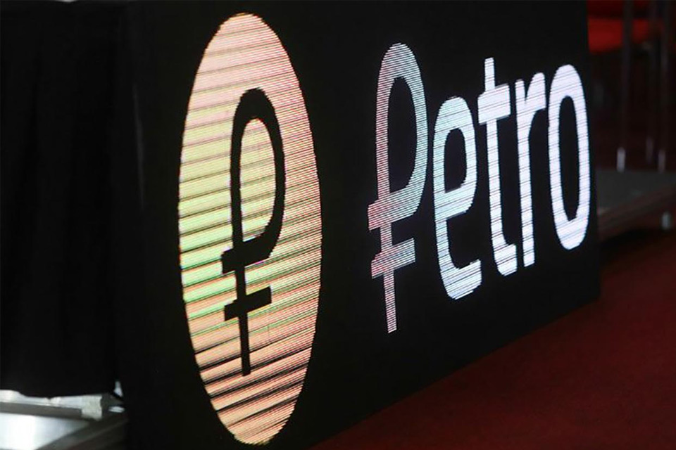 DiarioTalCual's tweet photo. Convertir a bolívares, pagar gasolina y otros usos del petro en el Monedero Patria #TalCual #ClaroyRaspao #BienExplicadito https://t.co/cafLQ6zHC1 https://t.co/FJ9DPGnOCD