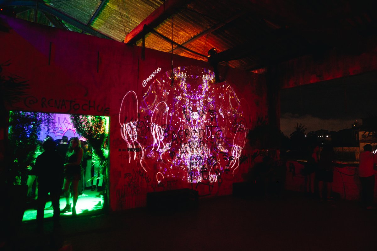 vi_amoras's tweet photo. vj performance at MBR Lounge #MBR #tagtool https://t.co/xYRxGGk4cb