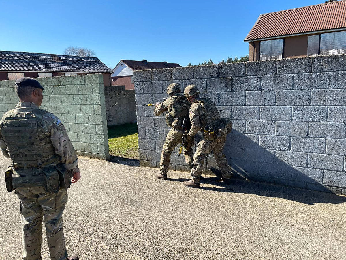 221 Fd Sqn (EOD&S) delivered a fantastic weekend of Urban Operations training. #ArmyReservists learned important skills such as close quarter combat, building clearance, close target recce, tactical report writing and execution of orders #UrbanOps #FollowTheSapper #FailLearnWin