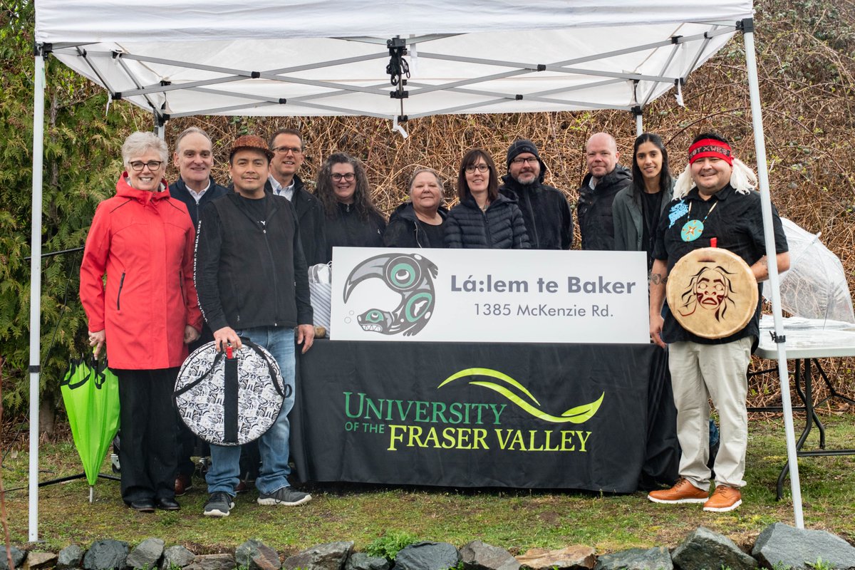 On March 23, UFV Housing &amp; Campus Living unveiled a new name for student housing - Lá:lem te Baker - a Hal'qemeylem name, representing the housing and Stó꞉lō community. Read more here: blogs.ufv.ca/blog/2022/03/u…