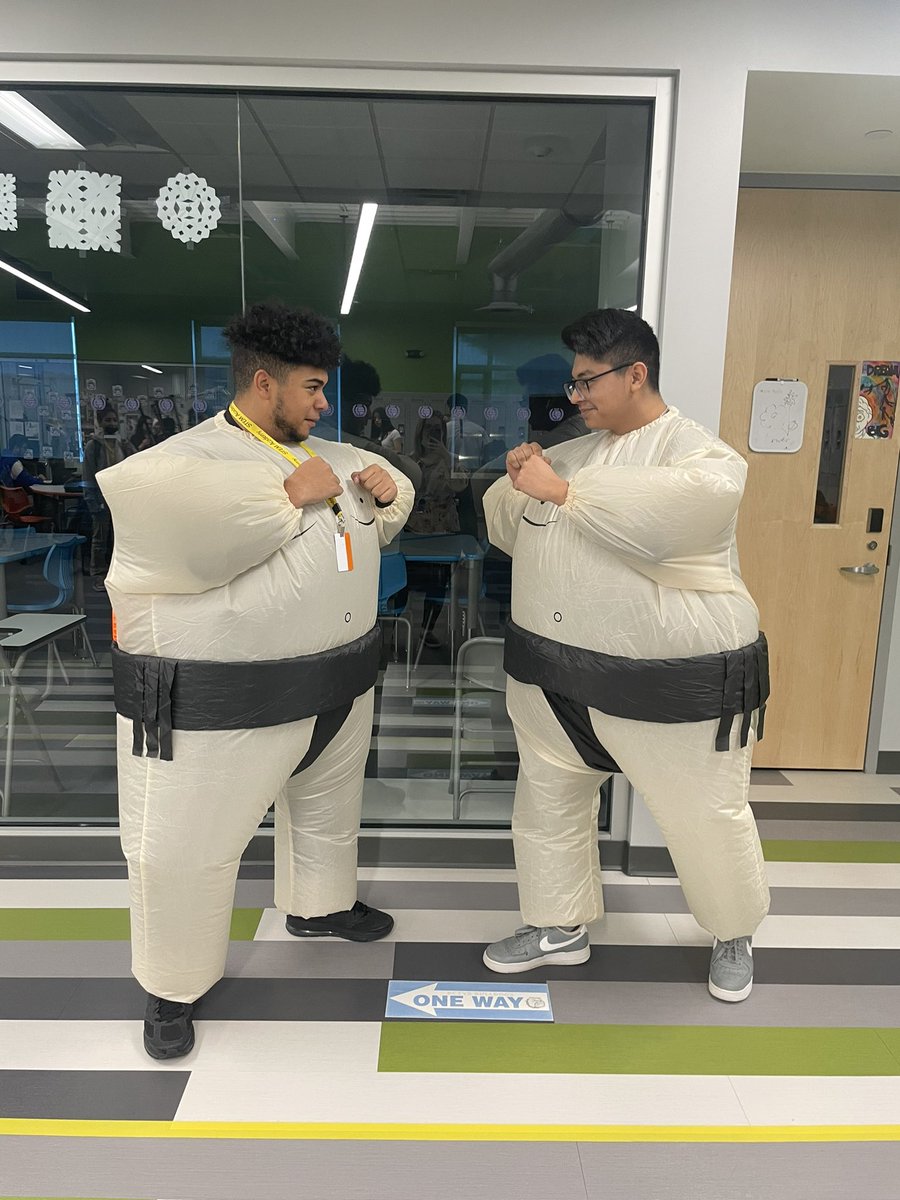 ellengianakis's tweet photo. More pictures from @DcLstem #seniorweek! #classof2022 #pcti #pctvs #dclstem https://t.co/PUdR43ESoz