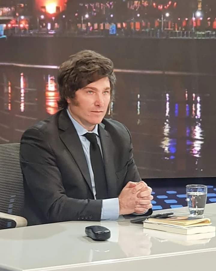 BANCAS A JAVIER MILEI?

SI 👉RT 
NO 👉FAV 

#RappiDeMilei
<a href="/JMilei/">Javier Milei</a>