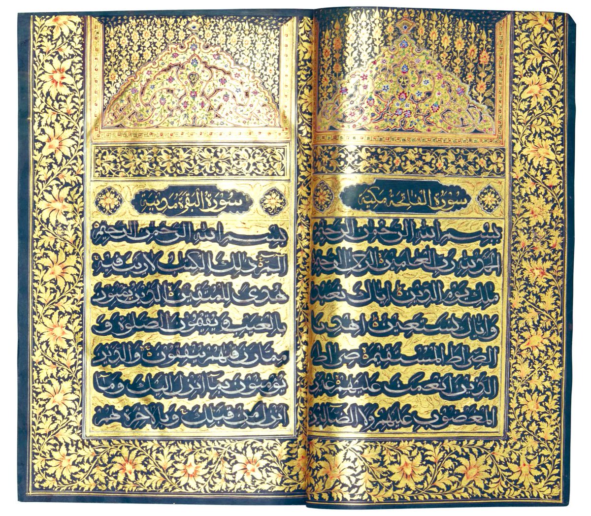 CellardEleonore's tweet photo. ￼Magnificent Qur’ān manuscript on green paper, written in silver and gold inks. From North India, dated 1311 AH/1893-94 AD. https://t.co/uECwgrZ3Cf