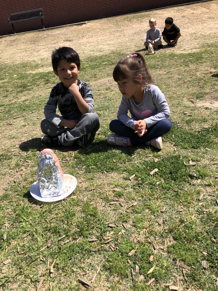 Cassandra Wolfe tweet media