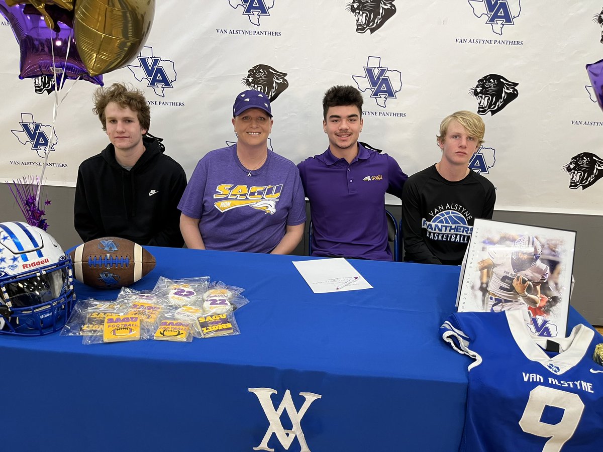 Signing day at Van Alstyne! Gavin Bybee will play his college football at SAGU! Congrats <a href="/bybeeGL/">Gavinbybee🖤</a>! <a href="/VAHS_Athletics/">VAHS Athletics</a> @SAGU_Football