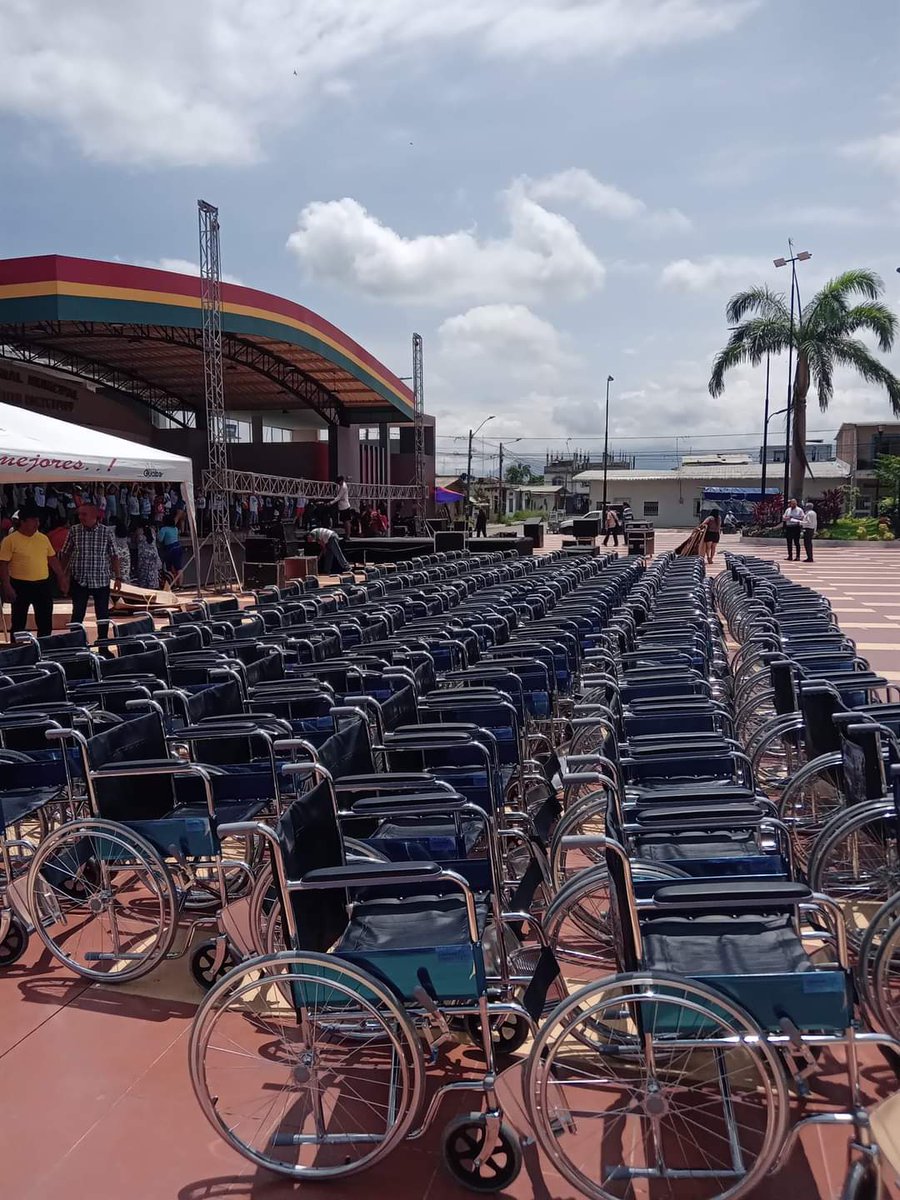 GoldminsEc's tweet photo. Evento solidario de entrega de ayudas técnicas.
El Guabo, El Oro.
01 de abril 2022 https://t.co/E5EpJZ8ERN