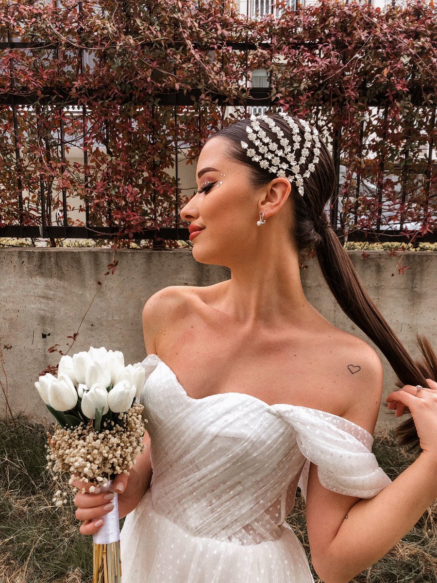 kardeleenkcmn's tweet photo. Biz evlendik 👰🏻‍♀️🤵🏻‍♂️🤍 @berkkcmnn https://t.co/8zniVRv6Kn