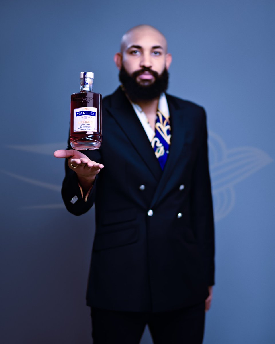 jeffbankz's tweet photo. Say hello to my new family @martellnigeria 🔥

I’m stocked to join the bold &amp; audacious team as a brand ambassador. It’s about to be an exciting journey! 

Looking forward to engaging the Swift Ones, the Martell way!
JeffBankz x Martell 
#martellway #martellhousenigeria https://t.co/LwNvZLjP4V
