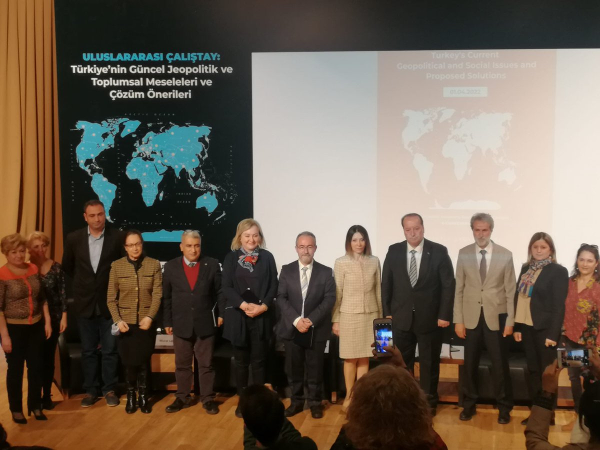 BanuDalaman's tweet photo. Türkiye’nin Güncel Jeopolitik ve Toplumsal Meseleleri ve Çözüm Önerileri Uluslararası Çalıştayı’nda “Ortadoğu: İnsan Hareketliliği ve Güvenlik” başlıklı sunumumu yaptım. @TopkapiUniv https://t.co/ROkimFuRzx