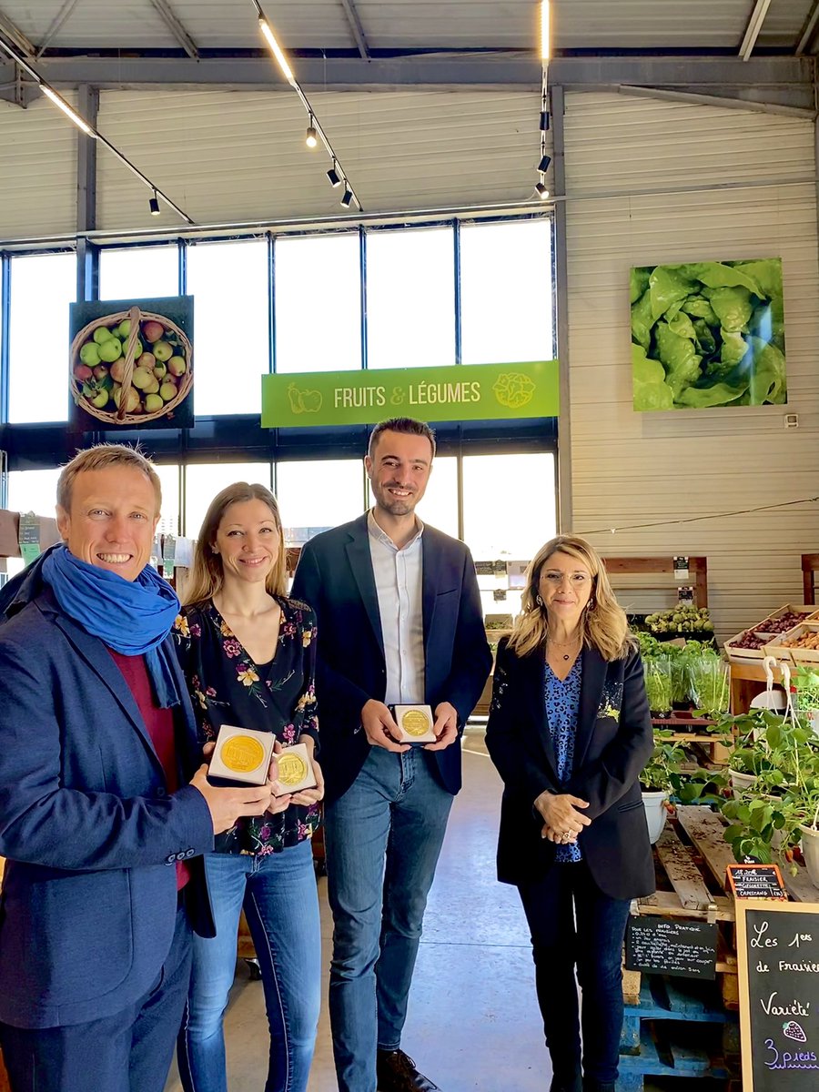 Quand 3 jeunes ingénieurs agronomes s’engagent à recréer sur notre territoire une souveraineté alimentaire et de l’emploi je dis 🙌🏻, &amp; je les encourage à dupliquer le modèle!
Ils ont reçu une médaille chacun de l’assemblée nationale #circuitcourt #agriculteurs #viticulteurs 🇫🇷