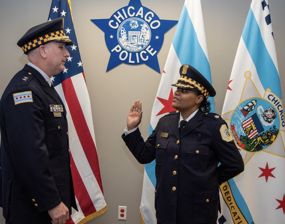 Chicago_Police's tweet photo. CPD promoted two talented leaders today. Dachae Blanton was promoted to Commander of @area2detectives and Davina F. Ward was promoted to Commander of @chicagocaps11. Chief Brian McDermott presided over today’s promotional ceremony. Looking forward to their continued leadership! https://t.co/4ccZH68evQ