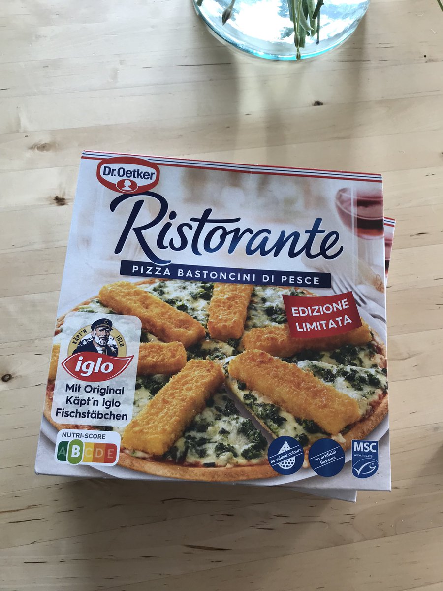 PonyDanceFanni's tweet photo. Heute war ein großer Tag. #Fischstaebchenpizza 👏🏼👏🏼👏🏼  @DrOetkerPizzaDE &amp; @an_dy_wand https://t.co/kMf9uWy0tk