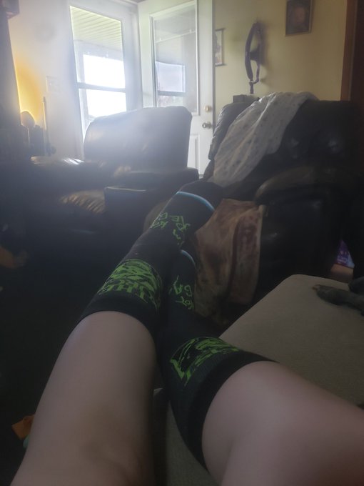 I got new socks https://t.co/2XcSsnJsp1<a href="/tag/sellingcontent"class="tags"><span>#sellingcontent</span></a>