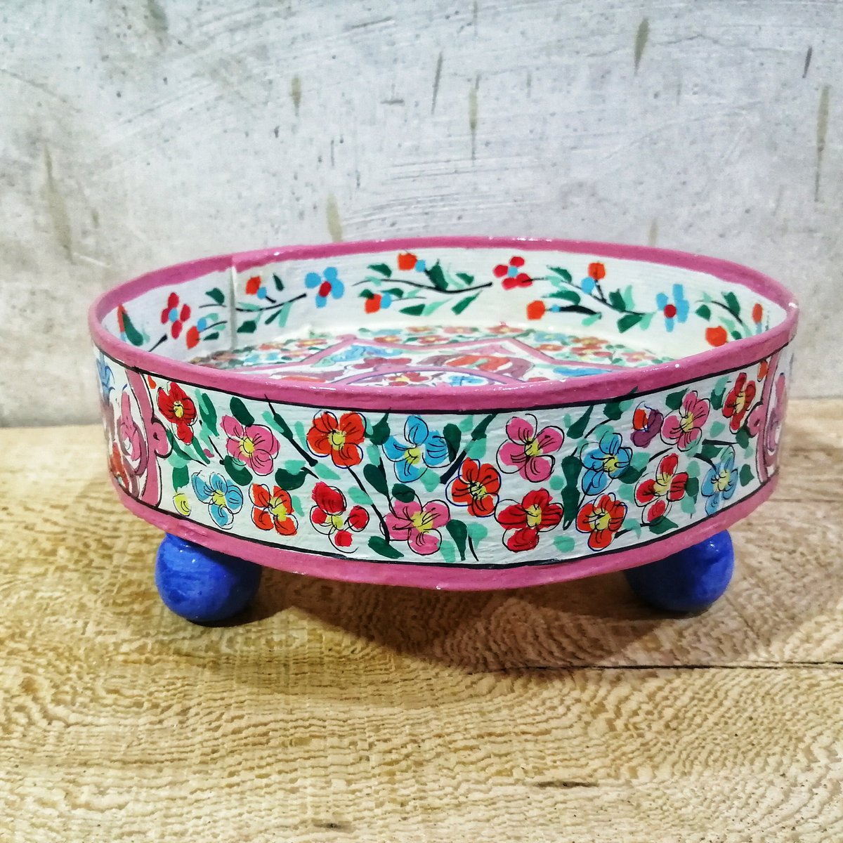 Oussamabout1's tweet photo. paint end table cofee table small wooden table boomerang table boho furniture farm house table artisanat marocain decor entry way table https://t.co/mViOw94on2 #artdeco #round #smallwoodentable #boomerangtable #boh https://t.co/hl4BIzAU7Q