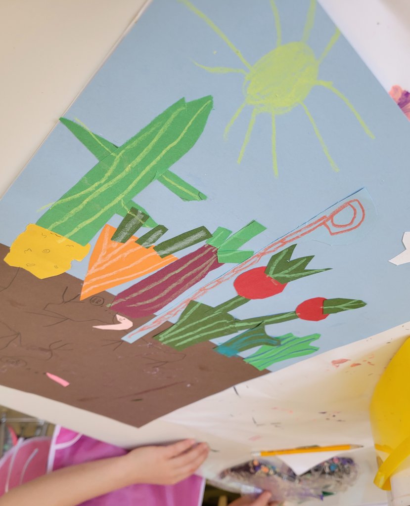 JuliaGoggi's tweet photo. Lesson inspired by a book titled Drawing Workshop for Kids. Collage of Spring growth. #processart #materialexploration #atelierista @WPSSicomac https://t.co/Jk2Yn3JNUv