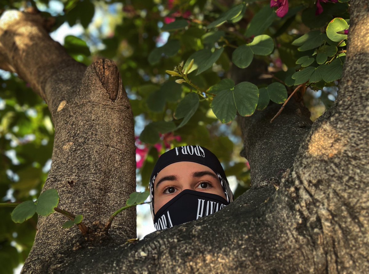 hayaspora's tweet photo. Rooted in functional and aesthetic multiplicity, the Multeye mask by #Hayaspora orients multiple, adorned panels around a pair of watchful eyes. https://t.co/FVwsFg1UX5