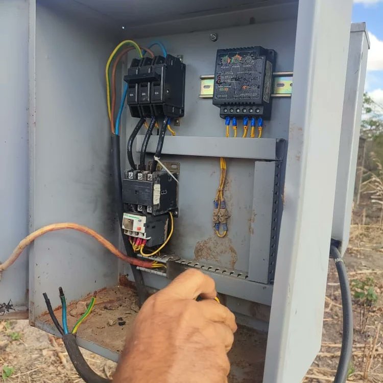 SPGuarico's tweet photo. #1Abril || Rehabilitado Sistema D Bombeo Agua Potable en sector Samanito con sustitución del arrancador y protector térmico del sistema D mando y control D tablero trifásico en 220V motor y bomba de 5HP.

#Foro3RPuntoNets

@NicolasMaduro @ReverolNestor
@RMarcoTorres @josemvasquez https://t.co/4srzAhB9f1
