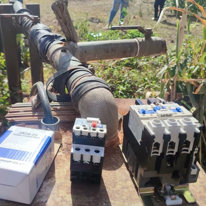 #1Abril || Rehabilitado Sistema D Bombeo Agua Potable en sector Samanito con sustitución del arrancador y protector térmico del sistema D mando y control D tablero trifásico en 220V motor y bomba de 5HP.

#Foro3RPuntoNets

<a href="/NicolasMaduro/">Nicolás Maduro</a> <a href="/ReverolNestor/">Nestor Reverol</a>
<a href="/RMarcoTorres/">Rodolfo Marco Torres</a> <a href="/josemvasquez/">José Vásquez</a>