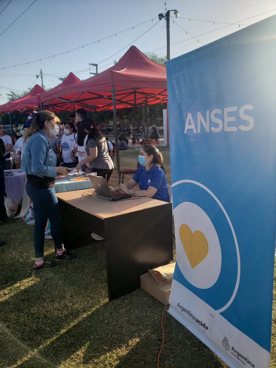 silviagaitan251's tweet photo. Hoy con @ansesgob estuvimos en el punto digital de la @JuventudRioja con la Becas Progresar. Acercando Derechos @Jose_delg95 @RodrigoOgasOk @FerRaverta @QuintelaRicardo https://t.co/8GkrnGtxHV