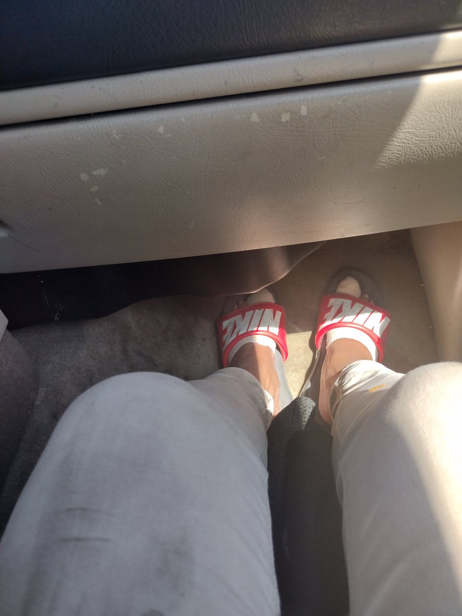 GetCarrowayNail's tweet photo. Had small feet surgery I am out for two days https://t.co/W1EQyaKbN9