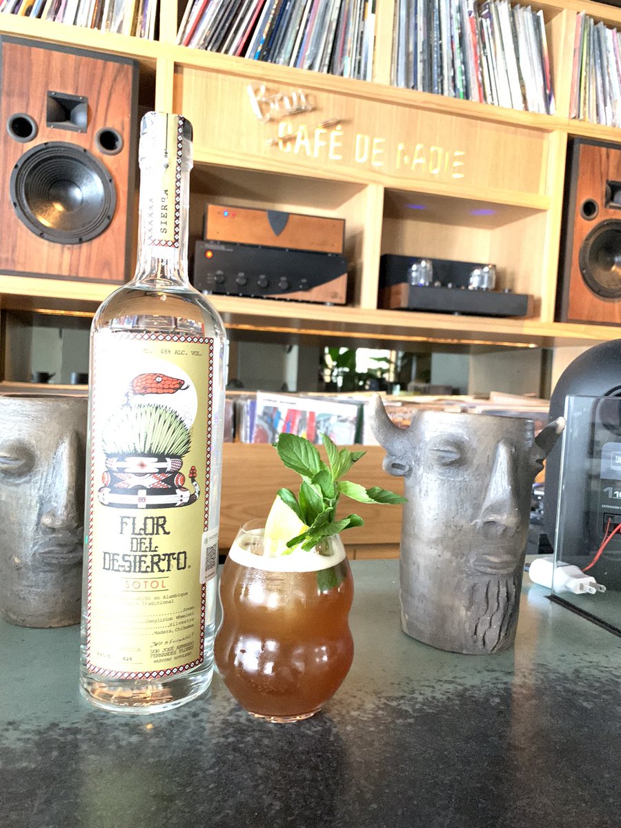 YaremiNavar's tweet photo. Riders of the Storm, cóctel a base de Chai casero y Sotol Flor del Desierto para esta calor en  Café de Nadie. https://t.co/tzbHYGK9Mj