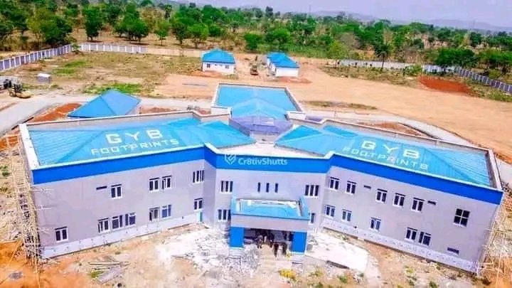 phanisybbt's tweet photo. @yakubumishael GYB ultra modern health centre in Ajaokuta. Hide painfully. ☘️☘️☘️☘️☘️.
#YahayaBelloDeclares https://t.co/zDVm3pE7yx