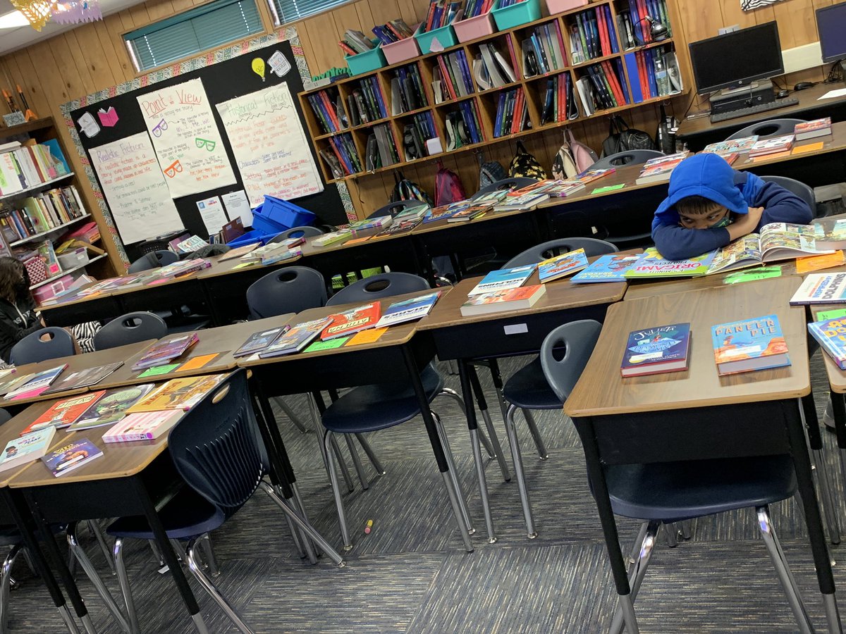 ashleyhann5th's tweet photo. We loved exploring our new classroom library books!!! Thank you #NISDELAR #ThisIsCNE #RootEdColoniesNorth #CNEReunited https://t.co/ehUmidUjZk
