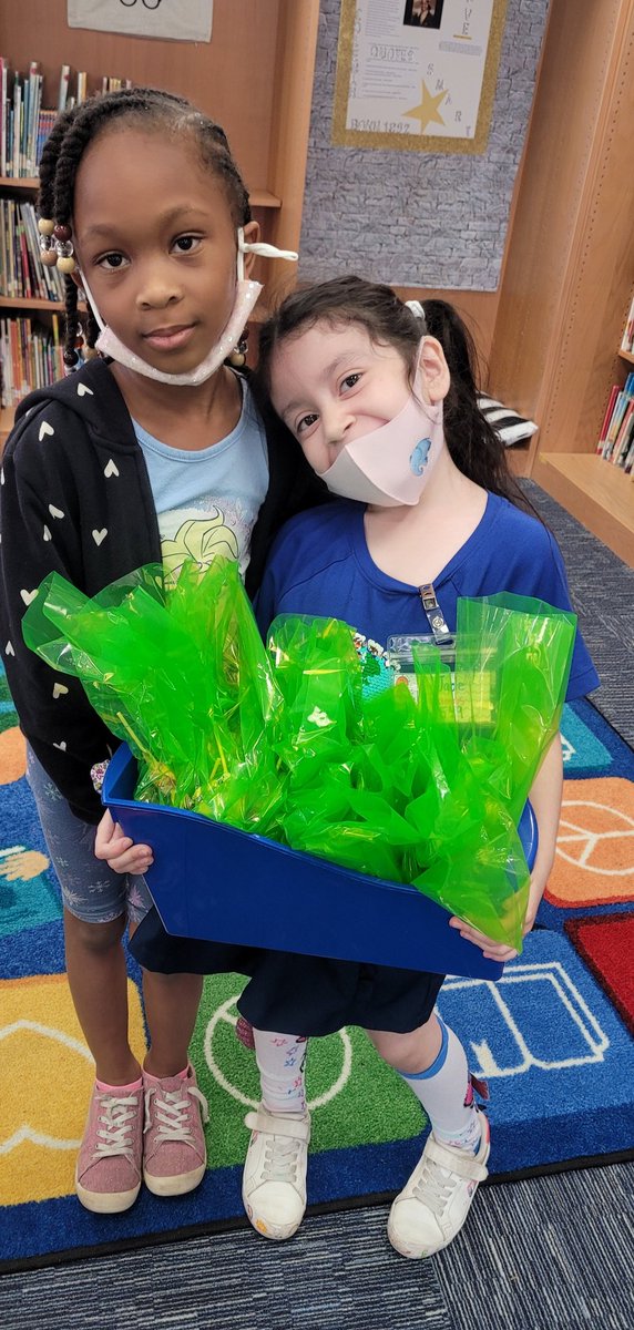 WestsideVCS's tweet photo. The primary students have been working hard on their FSA spirit bags & posters for their cross aged Buddies. We will pump our students up this Monday at the FSA Pep Rally πͺ Let's go Eagles! @DCopeland2014 @tdixon1972 @jess_bsimple #caringcommunity #rockthattest @volusiaschools https://t.co/9viKlEtqwf