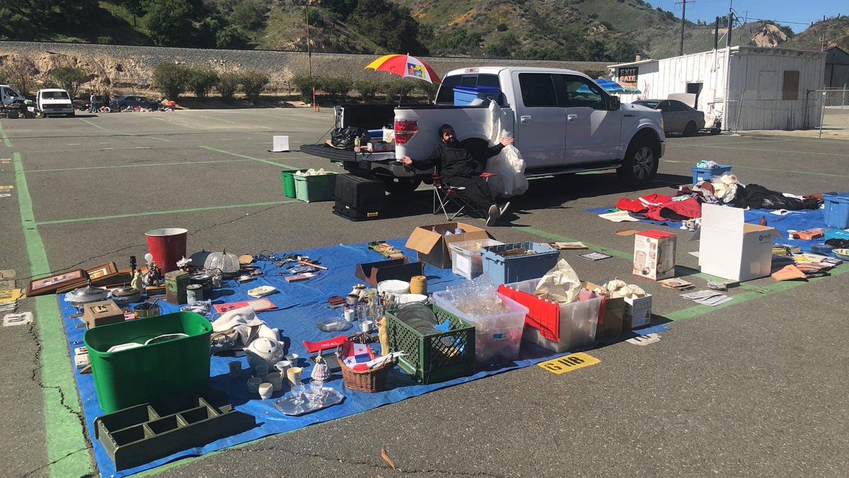 NeverGoBrokeUK's tweet photo. When Jesse does car boot sales, he turns into the Jessenator - whether he is buying or selling (pictured here recently at an LA meet)

The book is crammed fully of booty tips. You braving the cold and heading to one this weekend? https://t.co/LAvxyy1dHt