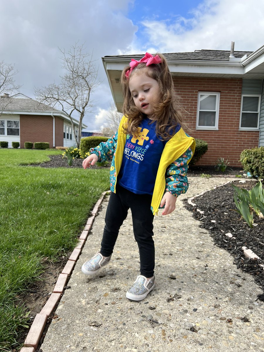 bellbell____'s tweet photo. this month we celebrate you brielle rose 💜💛💙💚♥️🧩 #WorldAutismAwarenessMonth https://t.co/t1xQaWP6mk
