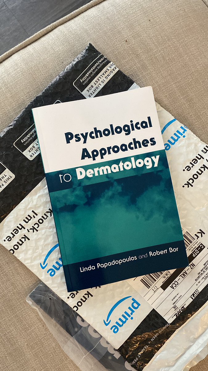 NicoleSchoombie's tweet photo. Building my book collection 🤓#psychology #dermatology #healthpsychology #psychodermatology https://t.co/ZXG4fGG1oo