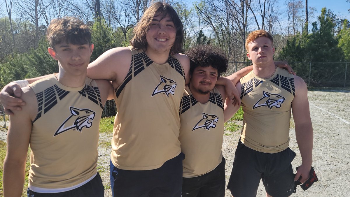 justmeyike's tweet photo. Big day in the throws so far. Chris, Keaton, and Tyler are over 41' today with Keaton and Chris hitting huge PR's.  Neely goes 135'11" in discus and Whitney sets a 9 ft  PR in the discus.  More to come @APALACHEEAD @ApalacheeTrack @n_rogan123 @keaton_allen1 @WhitneyDarsey https://t.co/DmgBZtxlJB