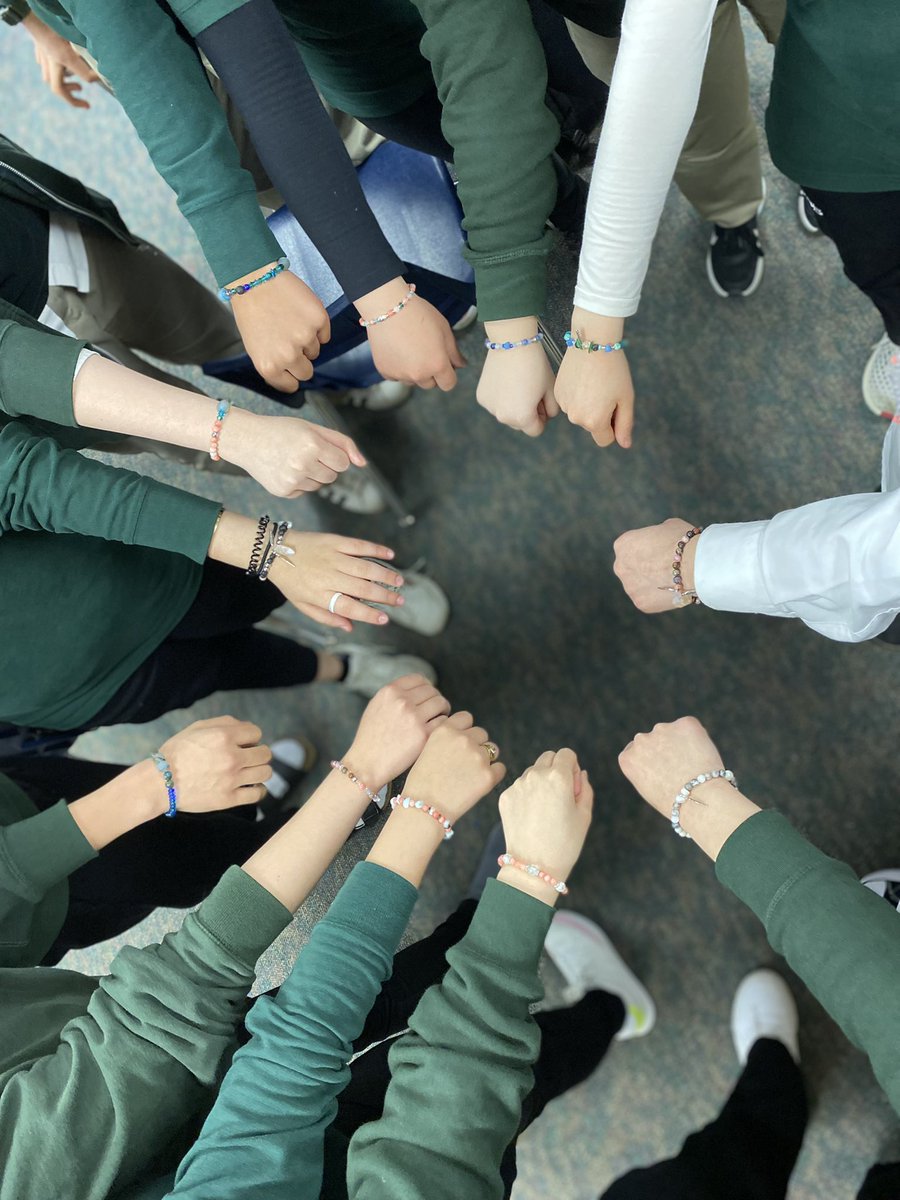 Today we said goodbye to 4 of our wonderful international students from Japan! Celebrated with sharing favourite memories and bracelet-making 🇨🇦🇯🇵 @MTSspartans <a href="/LDCSB/">London District Catholic School Board</a> #ESL #onted