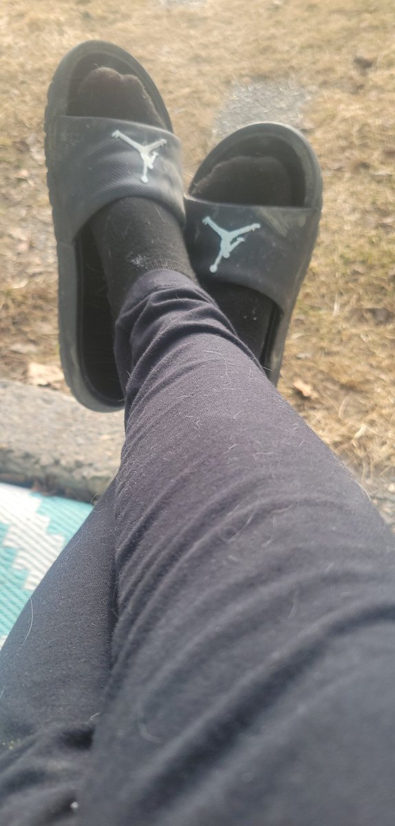 fromashes92's tweet photo. Snow is almost gone can wear these bad boys again 🖤 https://t.co/ndoJvQv8Oc