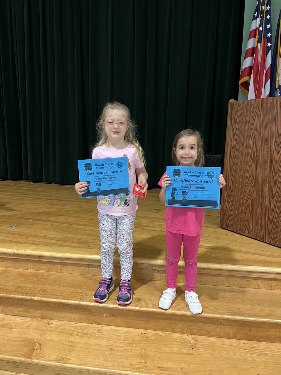 QuiatKRCE's tweet photo. We celebrated these amazing girls as leaders ! At RCE we celebrate each other!👏🏻👏🏻#oneRCE #KinderRangers https://t.co/9L0PyzTS6V