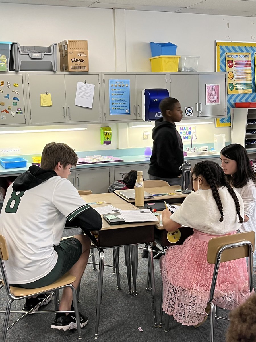 FcpsPease's tweet photo. We were so lucky to have these two helpers volunteer their time in our classroom today! We can’t wait until next week! @NikiDeSantoFCPS #allofus #beyou #bces5thgrade https://t.co/KMvu397kpD