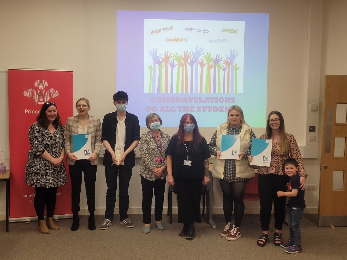 Katsim4897's tweet photo. Another successful Get Into Health care course in partnership with @PrincesTrustSco &amp; @NHSTayside finished today. Love seeing the students grow in confidence 😊 @dundee_angus https://t.co/KQQJaaC1fx
