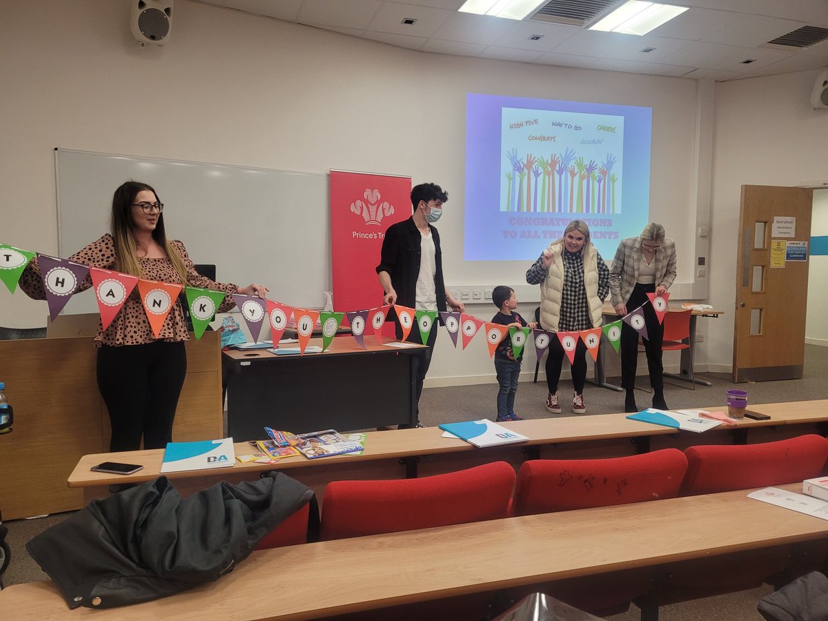 Katsim4897's tweet photo. Another successful Get Into Health care course in partnership with @PrincesTrustSco &amp; @NHSTayside finished today. Love seeing the students grow in confidence 😊 @dundee_angus https://t.co/KQQJaaC1fx