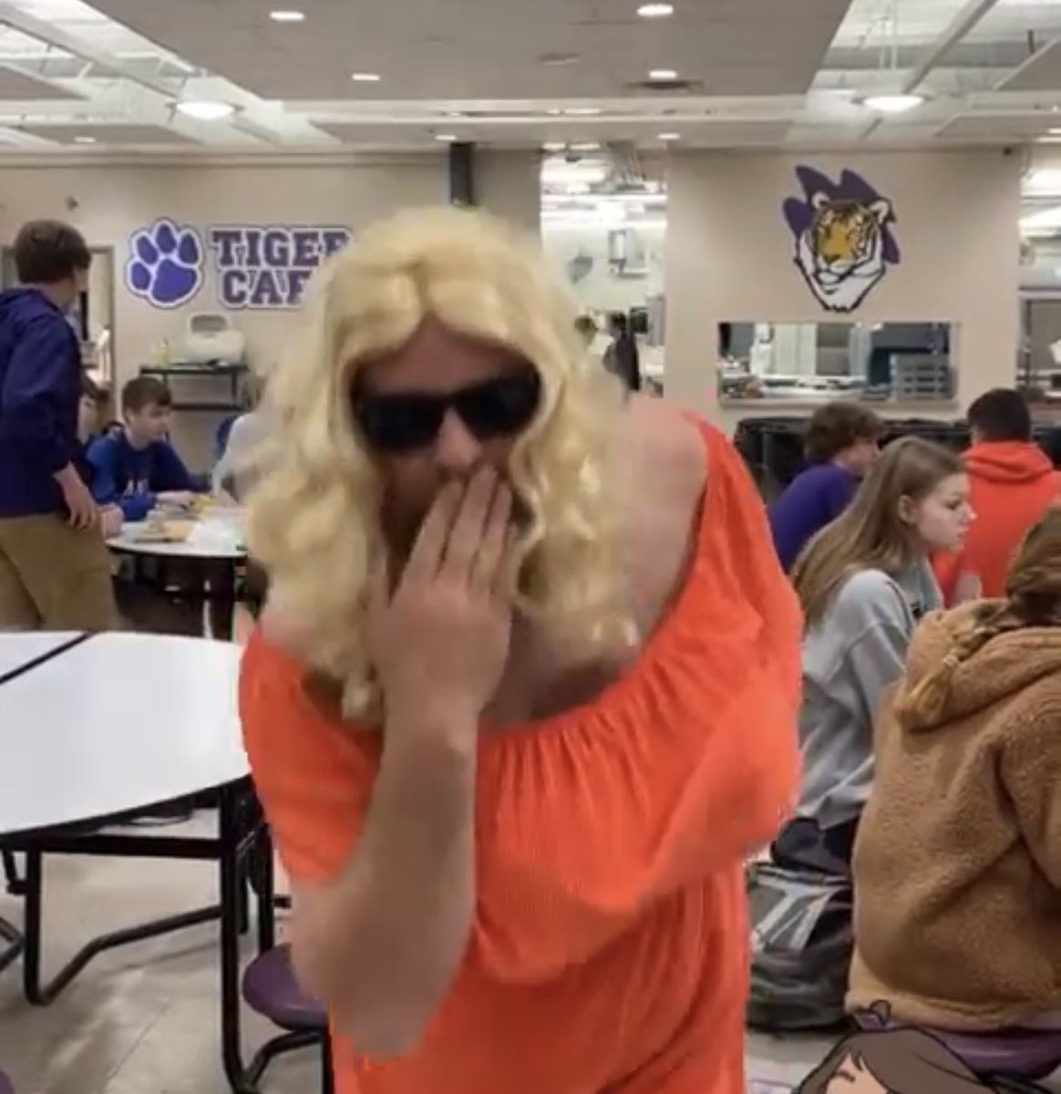 Amanda_Nokes's tweet photo. Our 🐯 are the #BHSBEST and know how to show their admin some April Fools fun. 🐅 love💛💜💛💜 https://t.co/MHpB0dFKHN