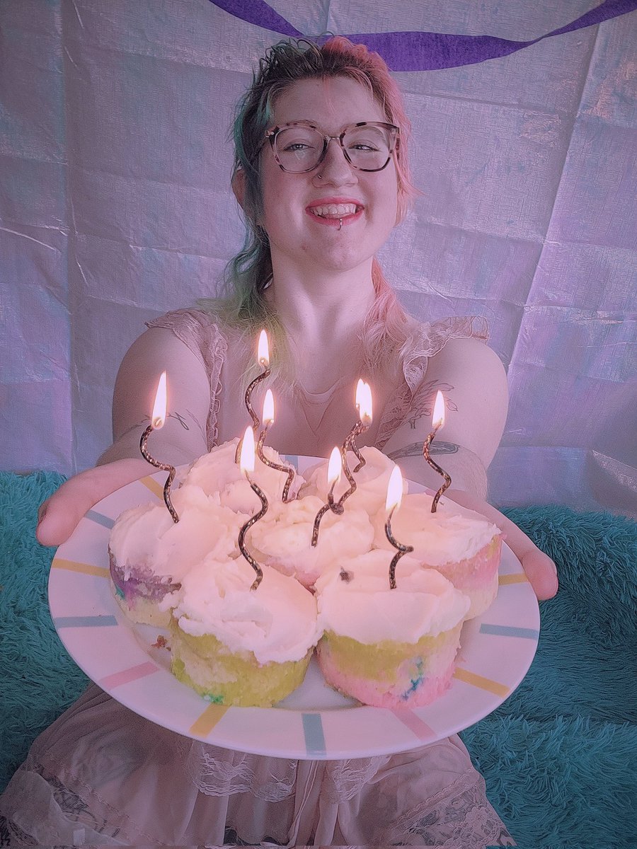 jo_chaotic's tweet photo. I AM BACKKKKK! (Like for real this time) 
🎂Cum enjoy my birthday month with me!!!!🎂
🍄Step into my faerie circle and join me on an artistic adventure. Follow the Will o' the Wisp through the enchanted forest and into another realm🍄 https://t.co/NiaQaYuprL