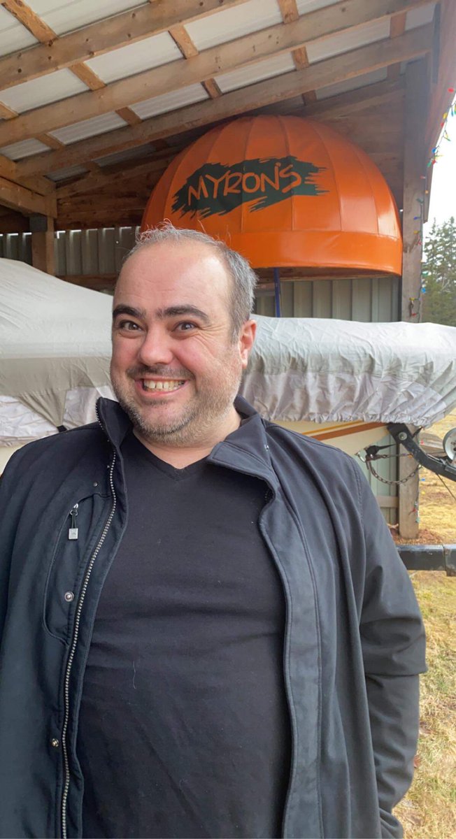 PineauRyan's tweet image. @BusinessEdge will be dj’ing in my garage Thursday nights once restrictions lift. #Myrons #ThrowbackThursday #AprilFoolnotFools