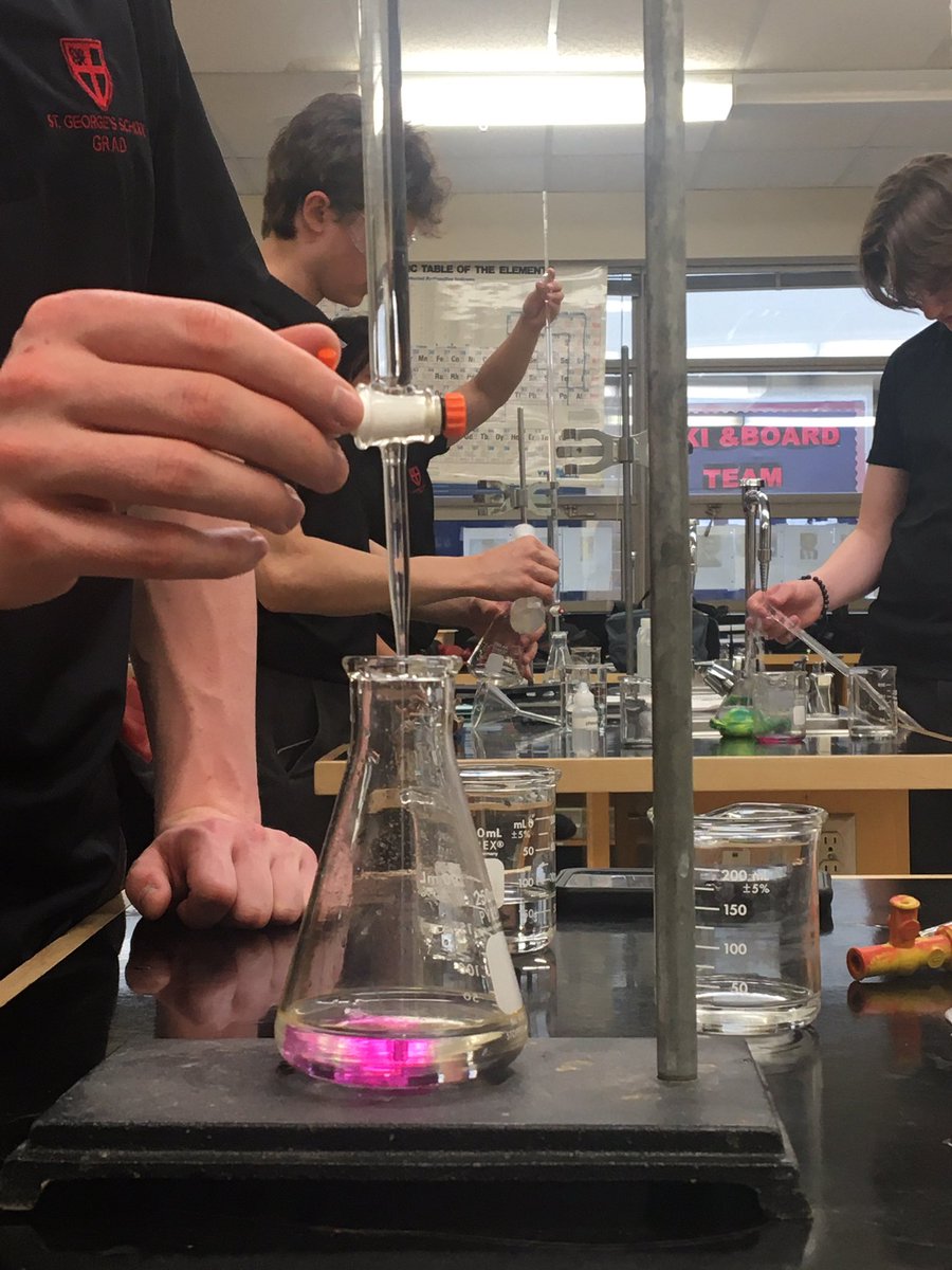DocWeb_BC's tweet image. #chemistry in action @SaintsBC on a Friday last block.