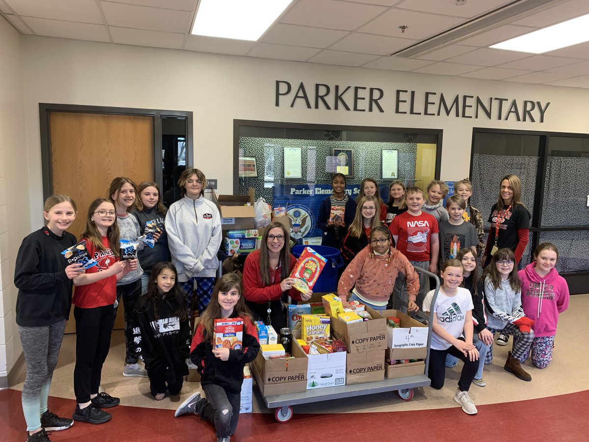 The Parker Pumas ended Kindness Week by collecting and donating 425 pounds of food to <a href="/CAERFoodShelf/">CAER Food Shelf</a>!  Thank you to our student council for organizing this food drive.  #GoPumas🐾 <a href="/KateMLoveland/">Kate Loveland</a> <a href="/ISD728/">ISD 728</a>