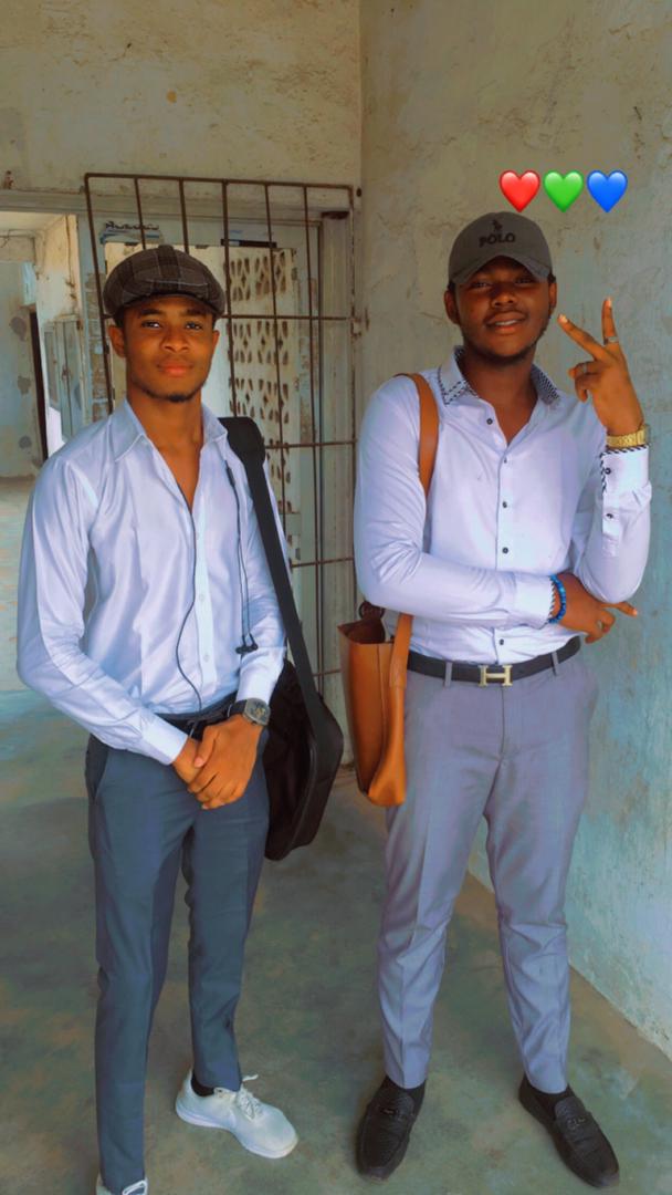 colsblend's tweet photo. #moresecurityonABSUokigweroad
#protectionforABSUstudents
The fulani herdsmen are demanding for the sum of 2 million naira per person before 8am tomorrow morning. 

See how soft my boys are😪😪. It even feels sadder that I saw them leave our lodge where we all live.
@mrmacaroni https://t.co/eVsUohXOhX