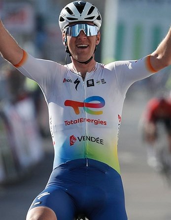 HugoPieters1's tweet photo. No #WoutvanAert, no #PeterSagan,
no #SonnyColbrelli, no #SepVanmarcke, no #BiniamGermay and no #DriesVanGestel, 3th of #GentWevelgem. DNS in #RondevanVlaanderen becomes a longlist. https://t.co/57KYQmq0zH