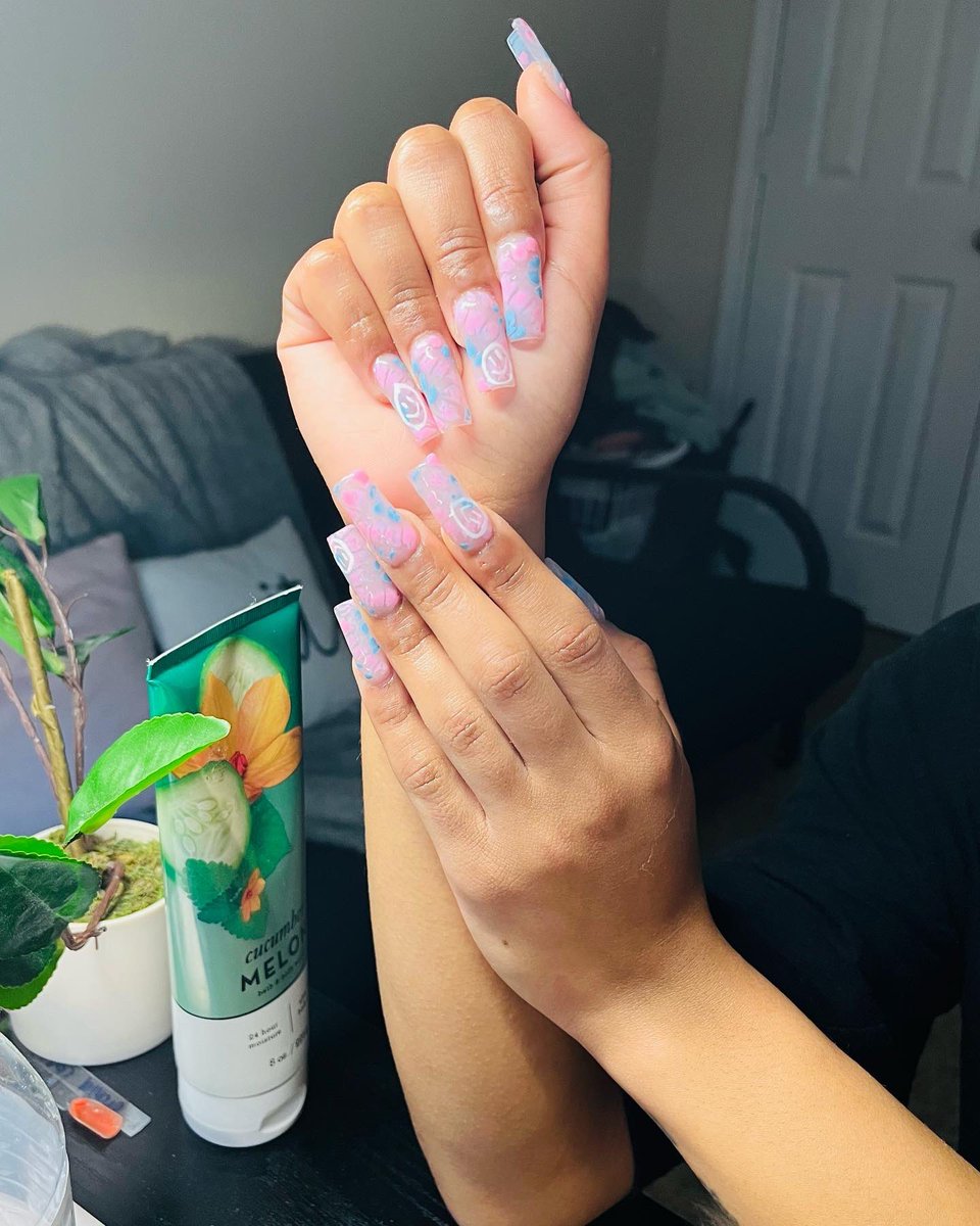 SlayedbyDaj's tweet photo. Too cute! Link in bio to book! Follow me on IG @SlayedbyDaj_ for more content! #SHSU #shsunailtech #shsu22 #shsu23 #shsu24 #shsu25 https://t.co/23zrSll5jb