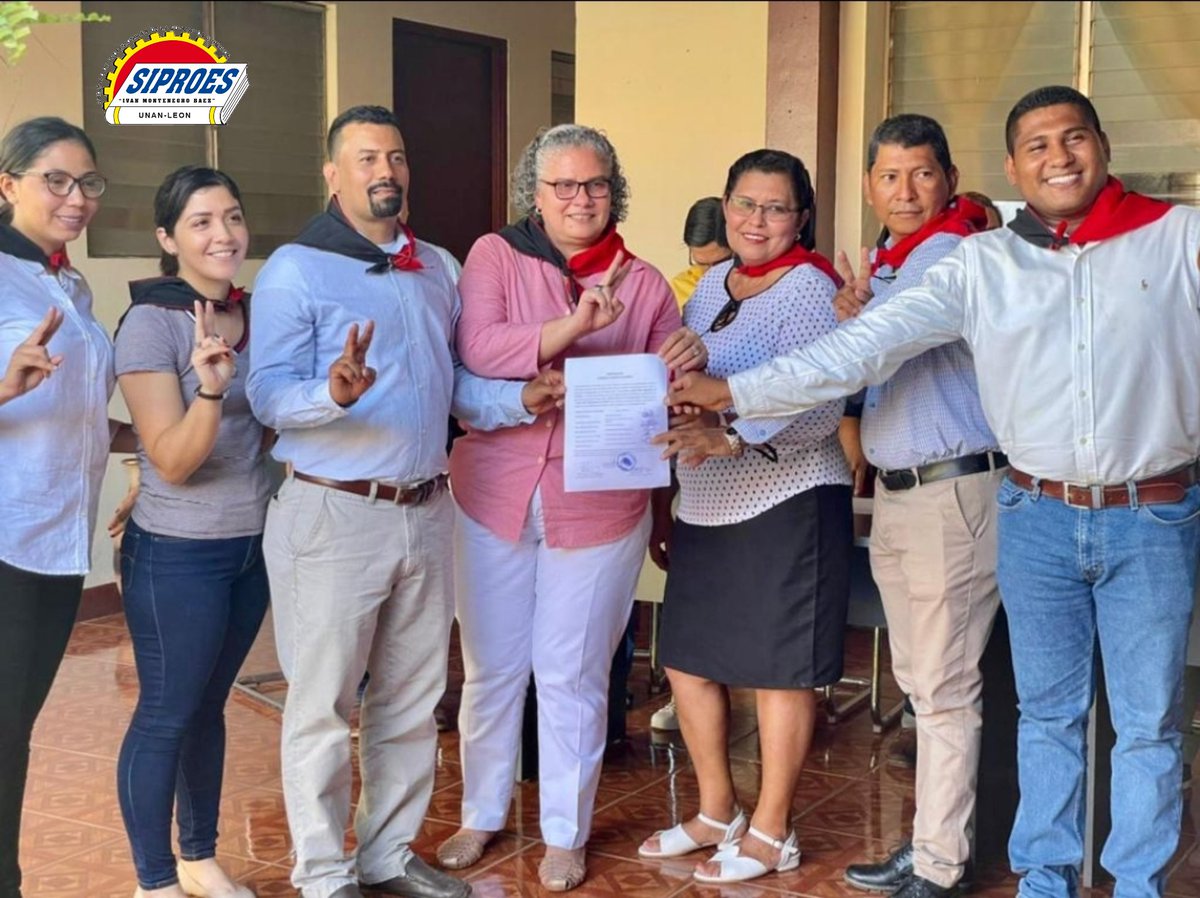 siproesunanleon's tweet photo. El día de hoy, en la casa SIPROES, se llevó a cabo la inscripción de la fórmula para el comité ejecutivo de #SiproesUnanLeon, Junt@s para Afianzar las Victorias. 
#UnidosEnVictorias 
#LeonRevolucion https://t.co/1Q9yJRJ3qM