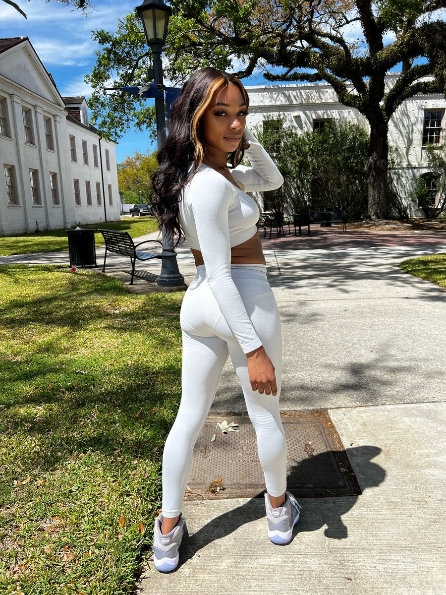 itssskevellduhh's tweet image. Made ya look🫣 #springfest2k22