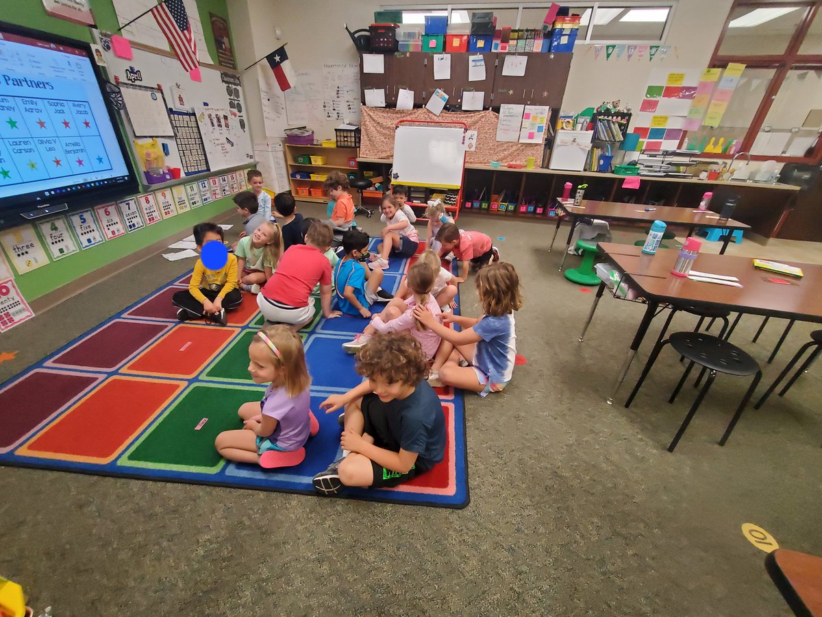 LauraCano79's tweet photo. What better way to enjoy Fun Friday during Phonics time then with a game of "Guess the Snap Words" by 'writing' a Snap word on a friend's back and having them Guess it. Love how they even used the word wall to help. @TCRWP @LizGoodman1 @WilchesterSBISD https://t.co/59dnMZxbgo